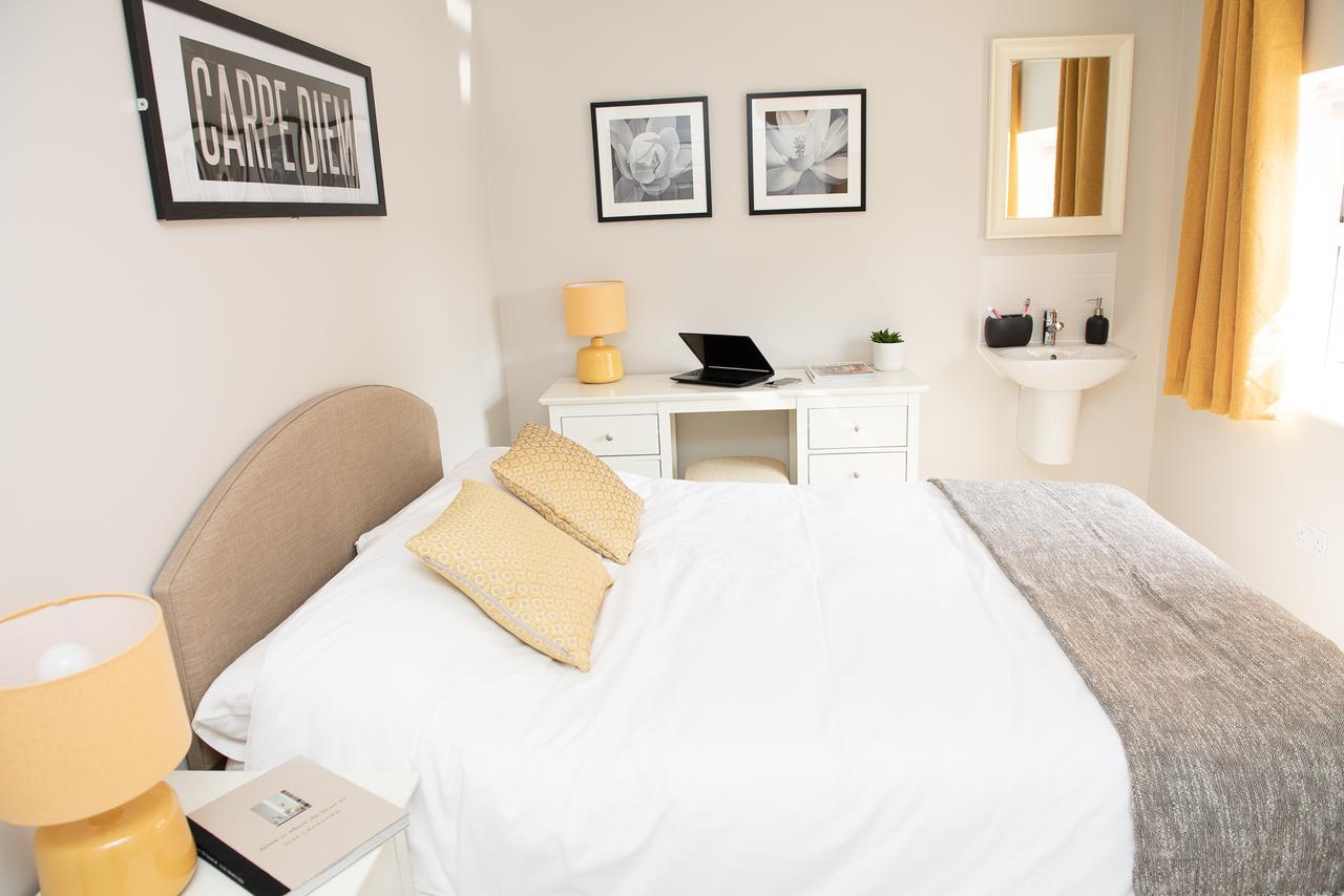 Pinehill Rooms Reading Exteriör bild