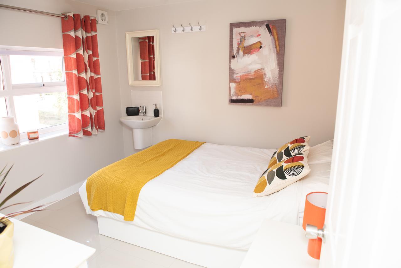 Pinehill Rooms Reading Exteriör bild