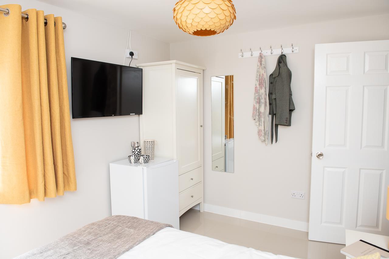 Pinehill Rooms Reading Exteriör bild