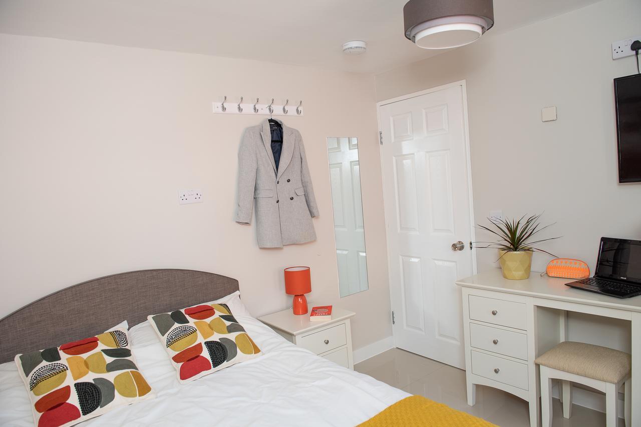 Pinehill Rooms Reading Exteriör bild