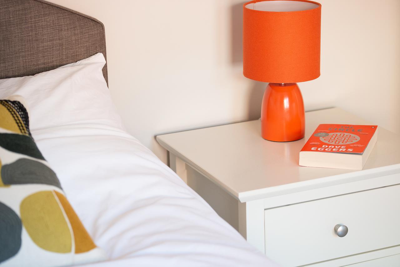 Pinehill Rooms Reading Exteriör bild